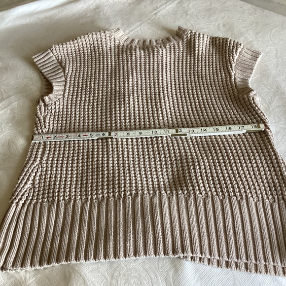 Michael Kors chunky knit tan sweater vest - machine washable. - sz LG - Picture 11 of 14